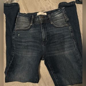 Size 3 KanCan Skinny Jeans